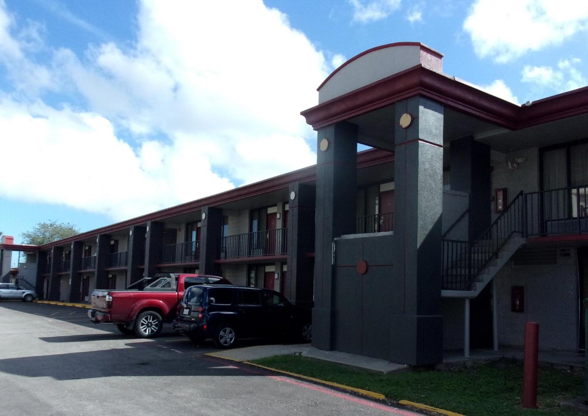 Motel Red Roof North - Near Downtown Corpus Christi
